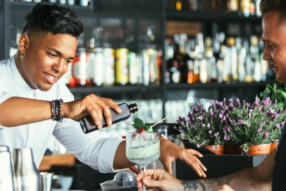 Need an Introduction to Bar Management? Here's a 5lesson Tour